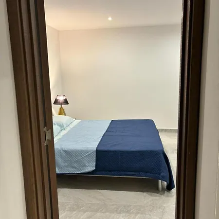 Stylish 2 Bedroom Loft With Yard