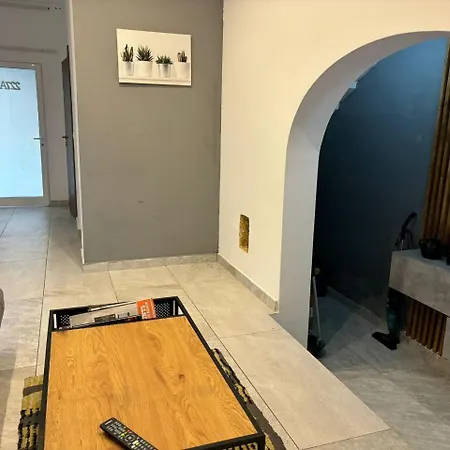 Apartmán Stylish 2 Bedroom Loft With Yard *