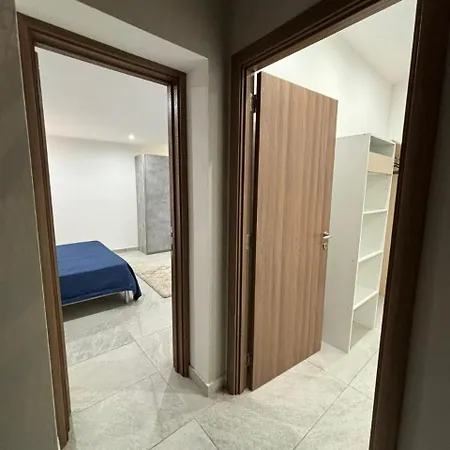 Stylish 2 Bedroom Loft With Yard Pietà