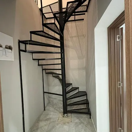 Διαμέρισμα Stylish 2 Bedroom Loft With Yard
