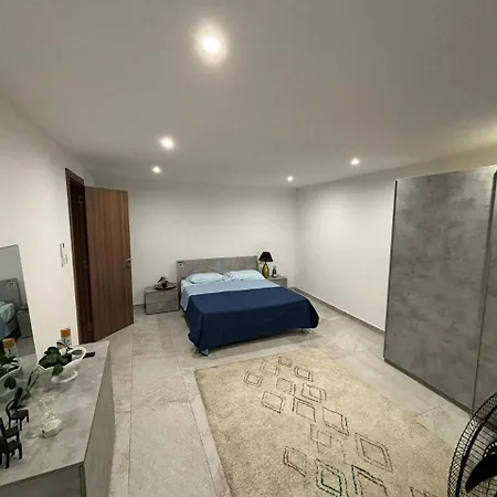 Appartamento Stylish 2 Bedroom Loft With Yard Pietà