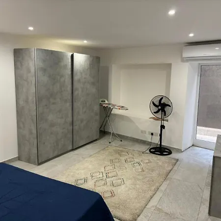 Stylish 2 Bedroom Loft With Yard Appartamento Pietà